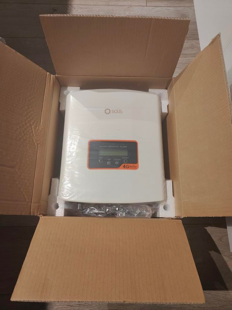 Solis mini 1500 4G omvormer, Doe-het-zelf en Bouw, Zonnepanelen en Toebehoren, Ophalen