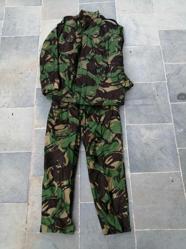 ANGLETERRE - UNIFORME BARIOLE, Enlèvement ou Envoi, Armée de terre, Vêtements ou Chaussures