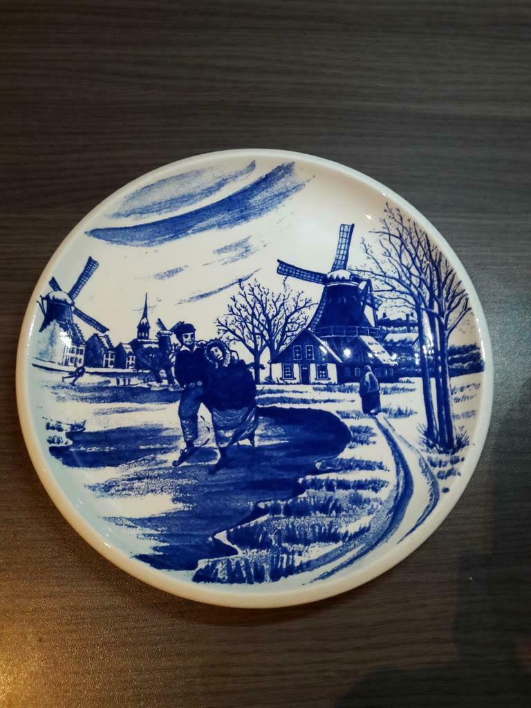 6 ASSIETTES EN PORCELAINE BOCH ,MANUFACTURE ROYALE LA LO, Enlèvement ou Envoi