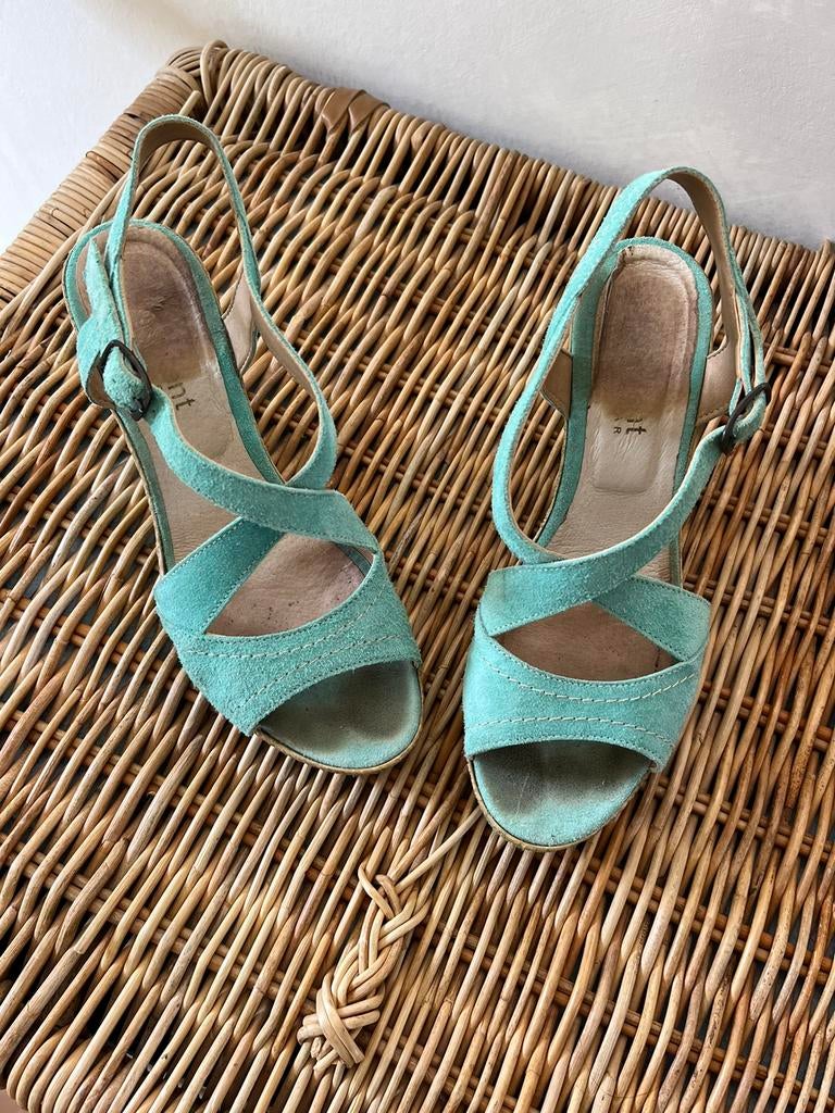 Licht mintgroene sandalen met hoge sleehak maat 40, Ophalen of Verzenden, Zo goed als nieuw, Groen, Sandalen of Muiltjes