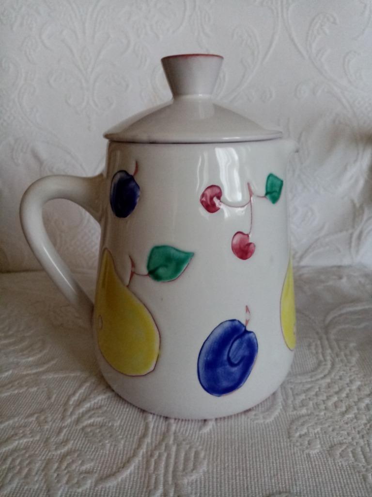 Keramische kunsttheepot versierd met fruit van Hans Wagner u, Antiek en Kunst, Ophalen of Verzenden