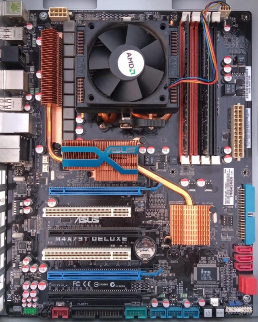 ASUS M4A79T Deluxe moederbord, Computers en Software, DDR3, Ophalen of Verzenden, ATX, AMD
