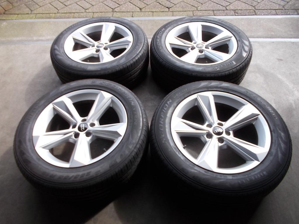 ORIGINELE AUDI Q3 Q4 Q5 Q7 E-TRON VELGEN + BANDEN 255 55 R19, Enlèvement ou Envoi, Comme neuf