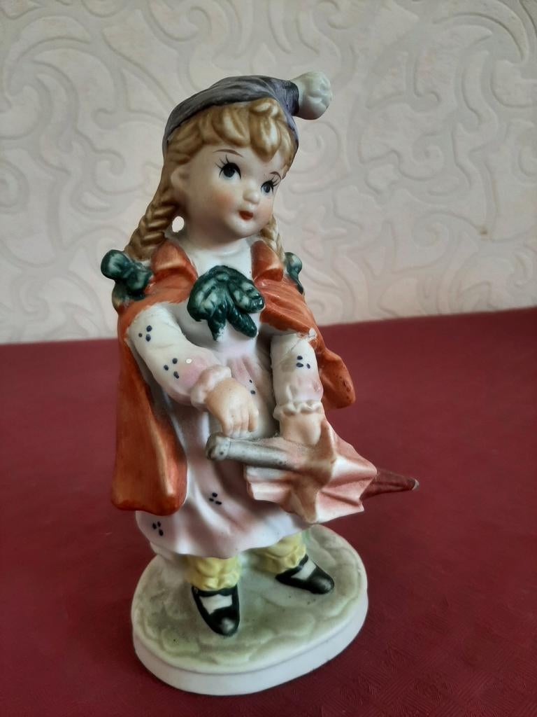 Vintage beeldje – meisje met paraplu (1960/70), Verzamelen, Ophalen of Verzenden, Gebruikt, Hummel