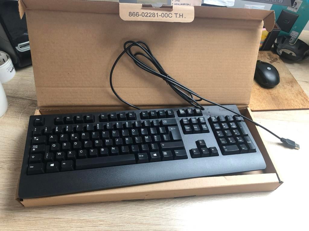 Lenovo toetsenbord Nieuw, Computers en Software, Ophalen of Verzenden, Nieuw, Azerty, Bedraad