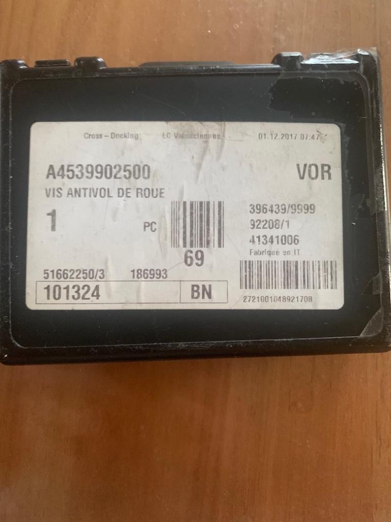 Antivol de jantes ORIGINAUX pour SMART 453 - NEUFS, Envoi