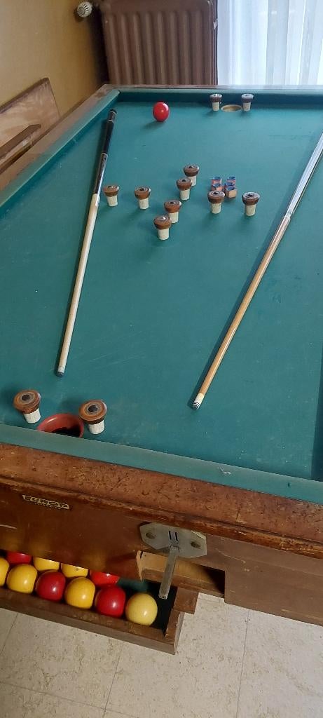 Billard a Bouchon. (doit avoir un nouveau tapis), Sports & Fitness, Billards & Billards américains, Enlèvement, Utilisé, Table de billard