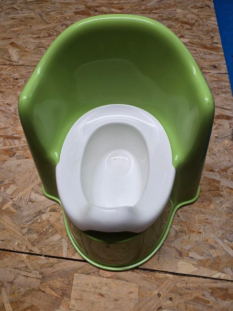 Plaspot van babybjorn, Ophalen
