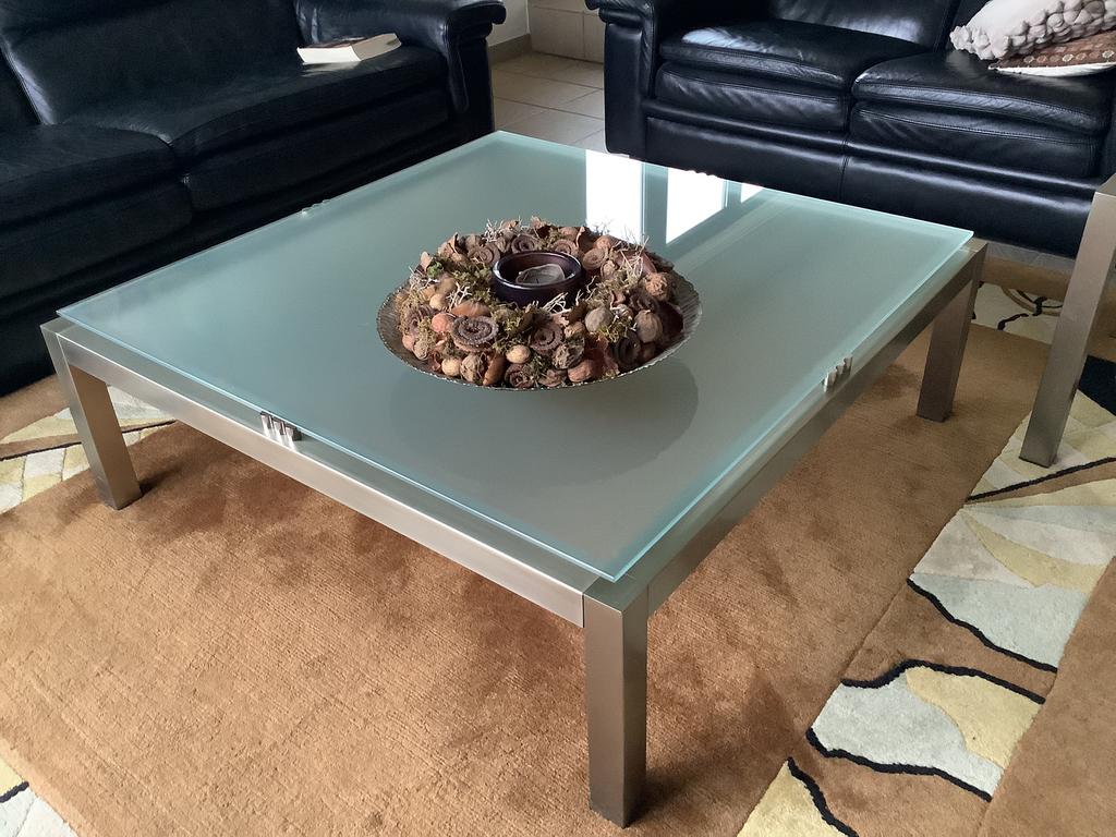 Salontafel en bijzettafel gezandstraald te koop., Huis en Inrichting, Ophalen, Zo goed als nieuw, Vierkant