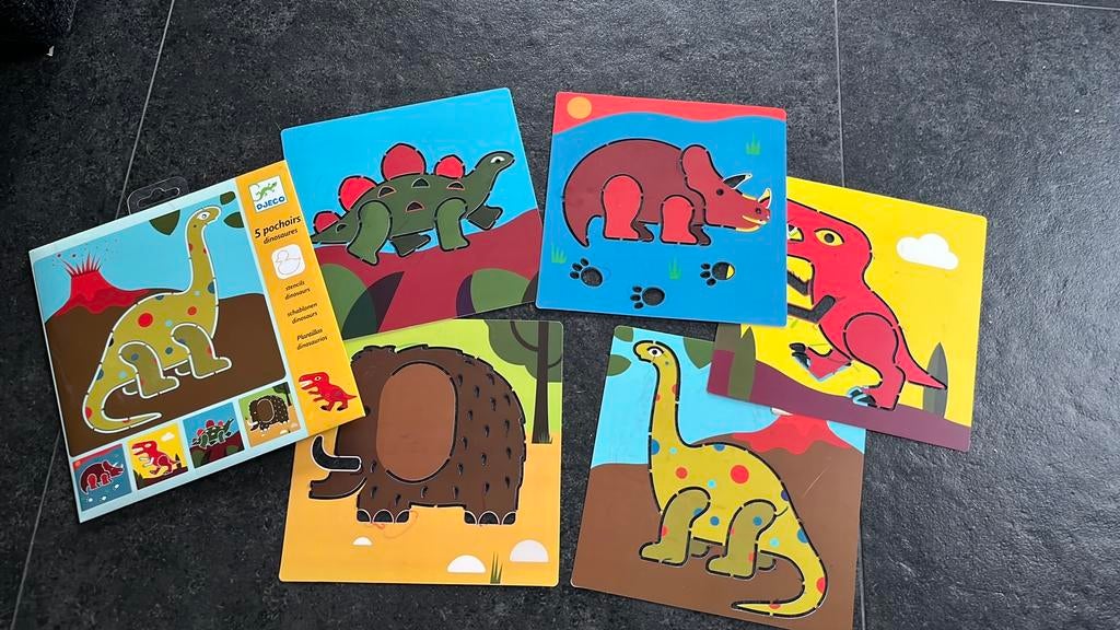 Jeu Djeco 5 pochoirs dinosaures, Ophalen of Verzenden, Zo goed als nieuw