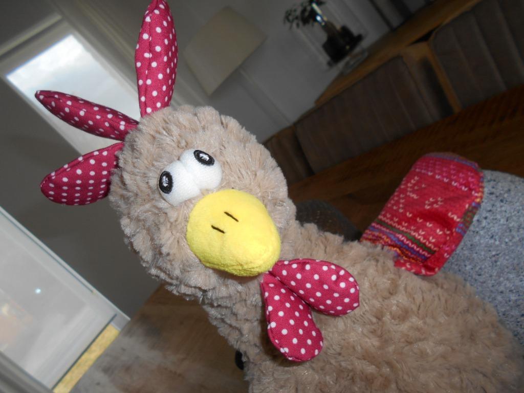 PAQUES...NEUF....poule en peluche  60cm (bruitage), Enlèvement ou Envoi, Neuf, Décoration