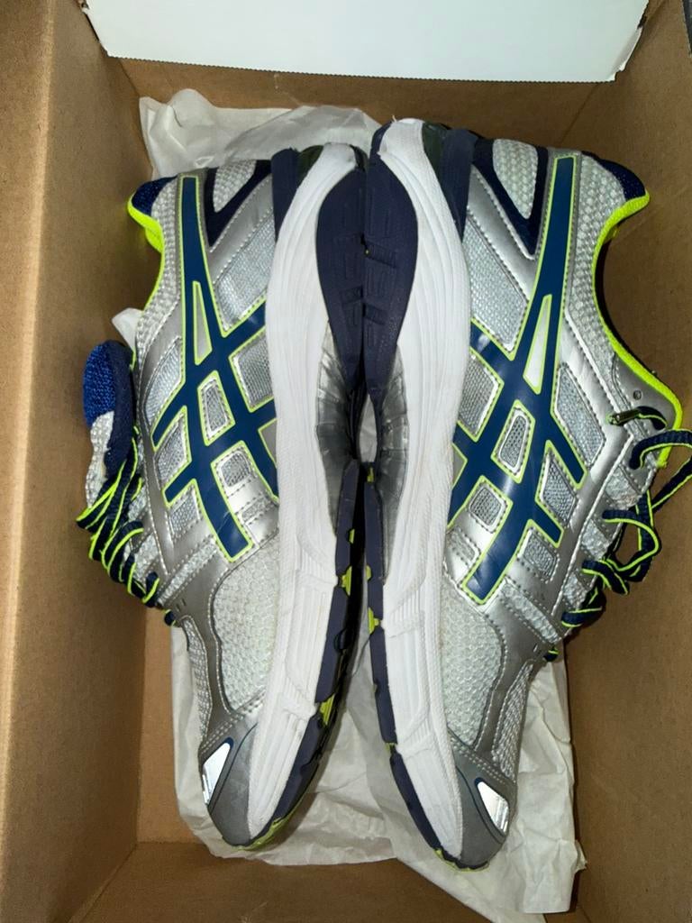 Asics-schoen, Sport en Fitness, Volleybal, Ophalen of Verzenden, Zo goed als nieuw