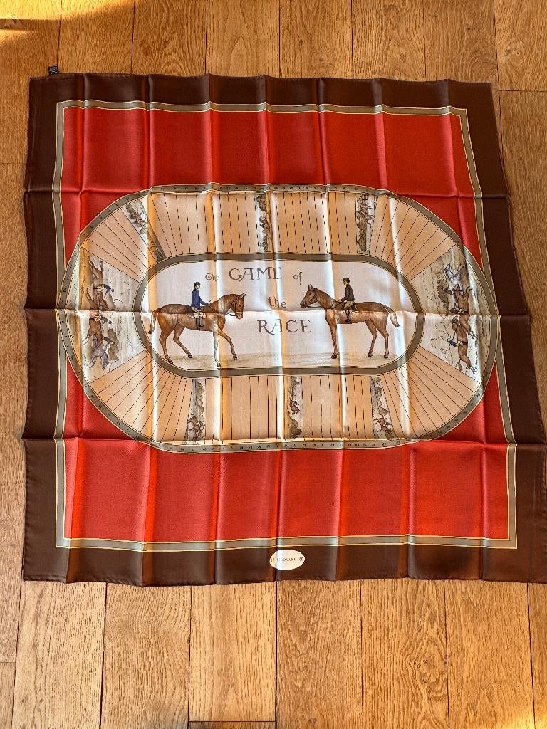 1 zijden sjaal met paardenmotief en 1 met mythisch motief, Zo goed als nieuw, Sjaal, Ophalen, ANDERE