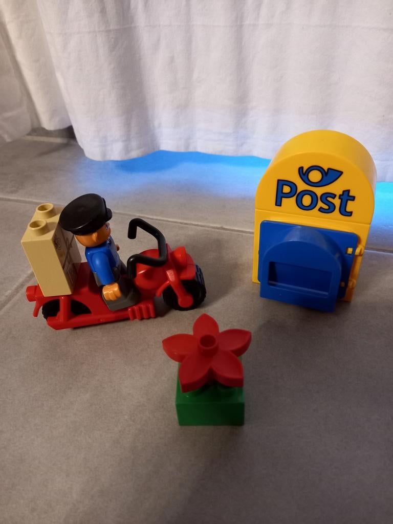 Lego Duplo postbode, met brommer, brievenbus, brief, Enfants & Bébés, Jouets | Duplo & Lego, Duplo, Enlèvement ou Envoi