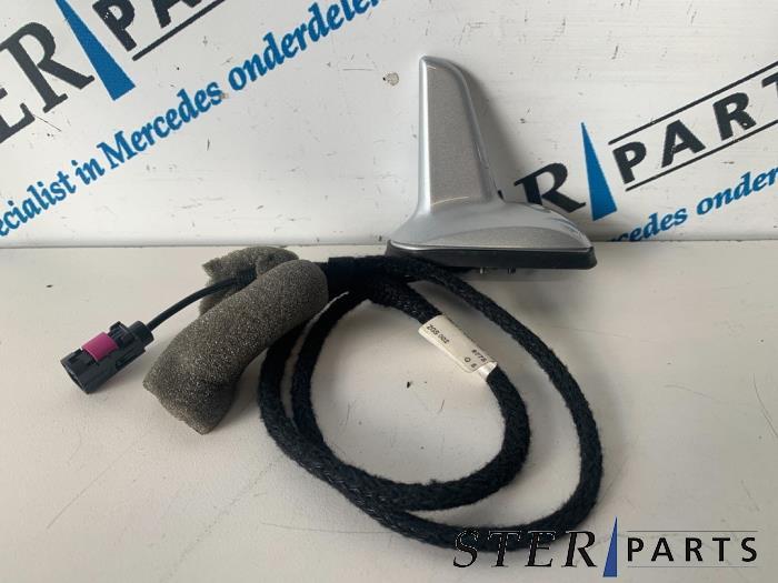 GPS Antenne van een Mercedes E-Klasse, Ophalen of Verzenden, 3 maanden garantie, Gebruikt, Mercedes-Benz