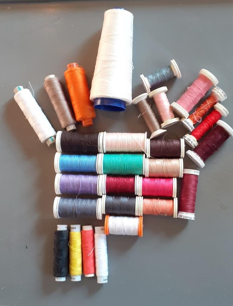 Lot de bobines fils de couture divers couleurs, Enlèvement ou Envoi, Utilisé