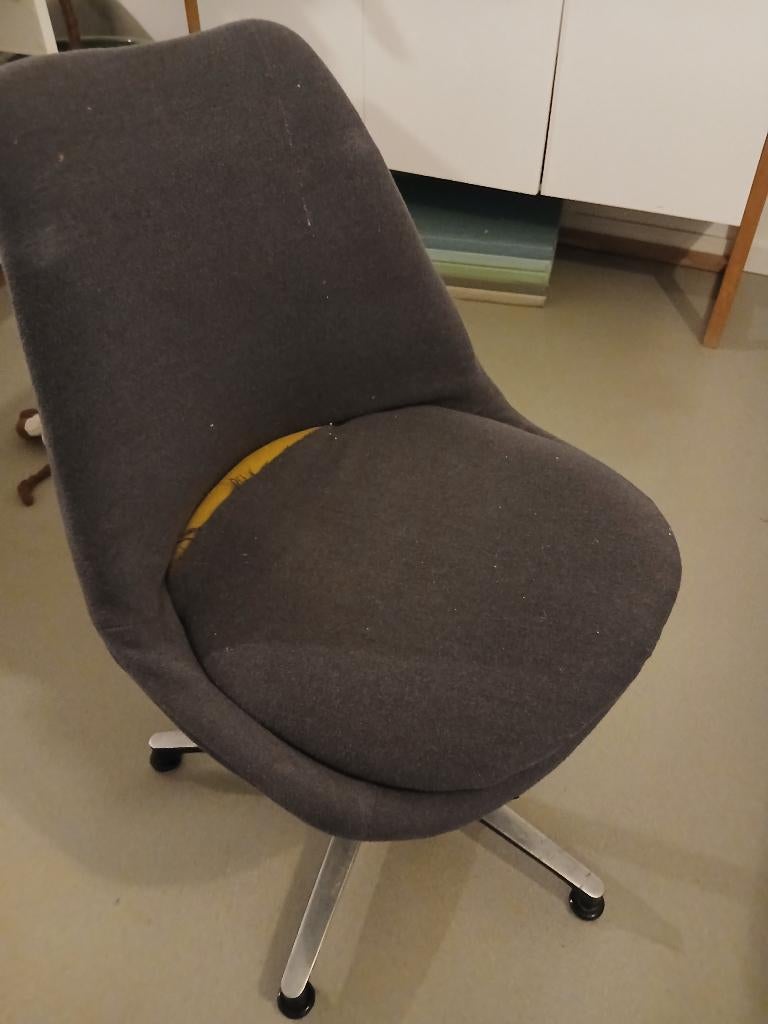 Mooie stoelen, te herstofferen, Huis en Inrichting, Ophalen, Gebruikt, Stof, Grijs
