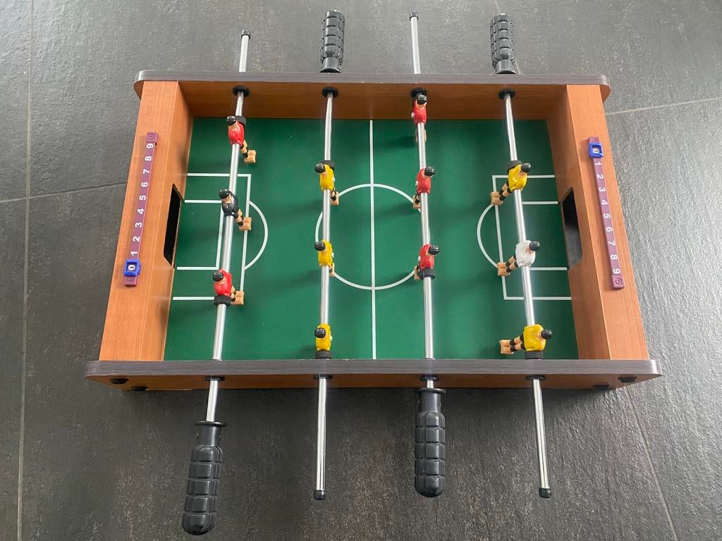 Voetbaltafel en tech deck, Ophalen, Zo goed als nieuw