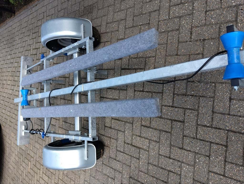 Nieuwe remork voor boot of jetski, Watersport en Boten, Boottrailers, Ophalen, Zo goed als nieuw, Minder dan 6 meter