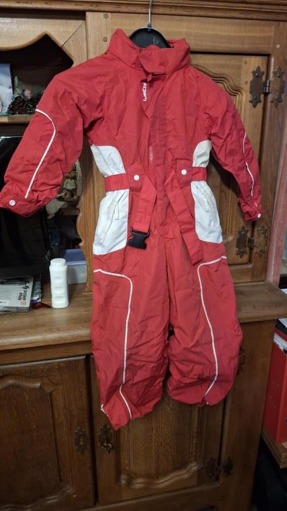 combinaison ski enfant rouge Wedze taille 5 ans (110/113), Autres marques, Enlèvement, Utilisé, Ski