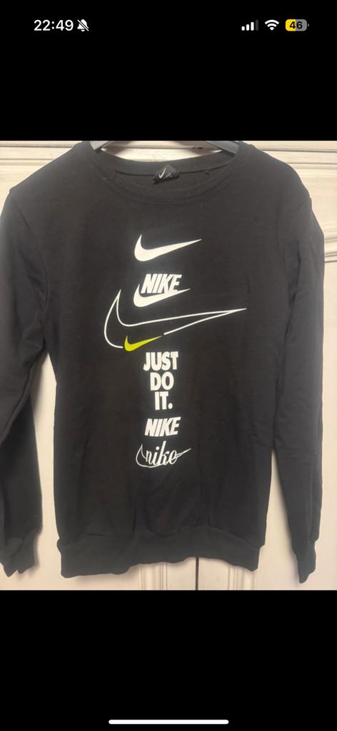 Pull Nike, Enlèvement, Comme neuf