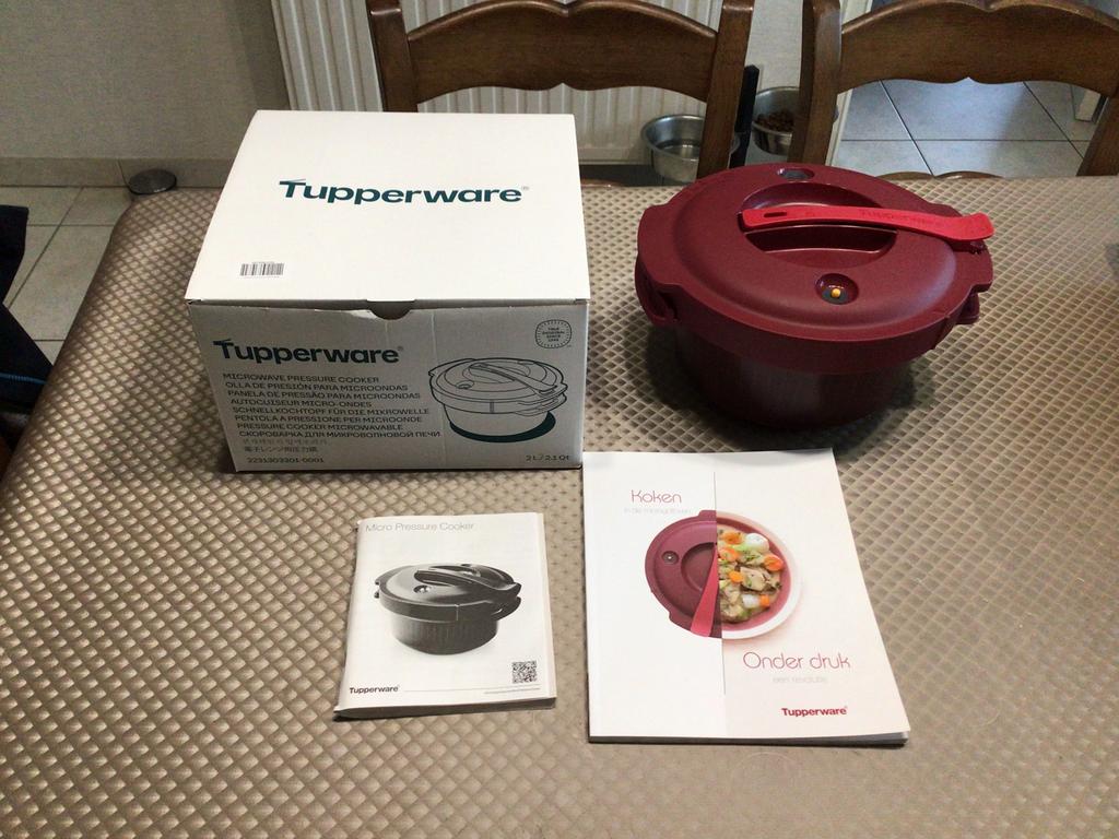 Tupperware microwave pressure cooker 2l, Ophalen of Verzenden, Zo goed als nieuw
