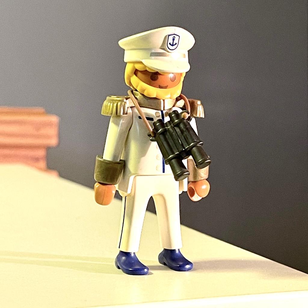 Playmobil Capitaine de bateau - Costume Blanc - Rare - Neuf, Enlèvement ou Envoi, Neuf, Ensemble complet
