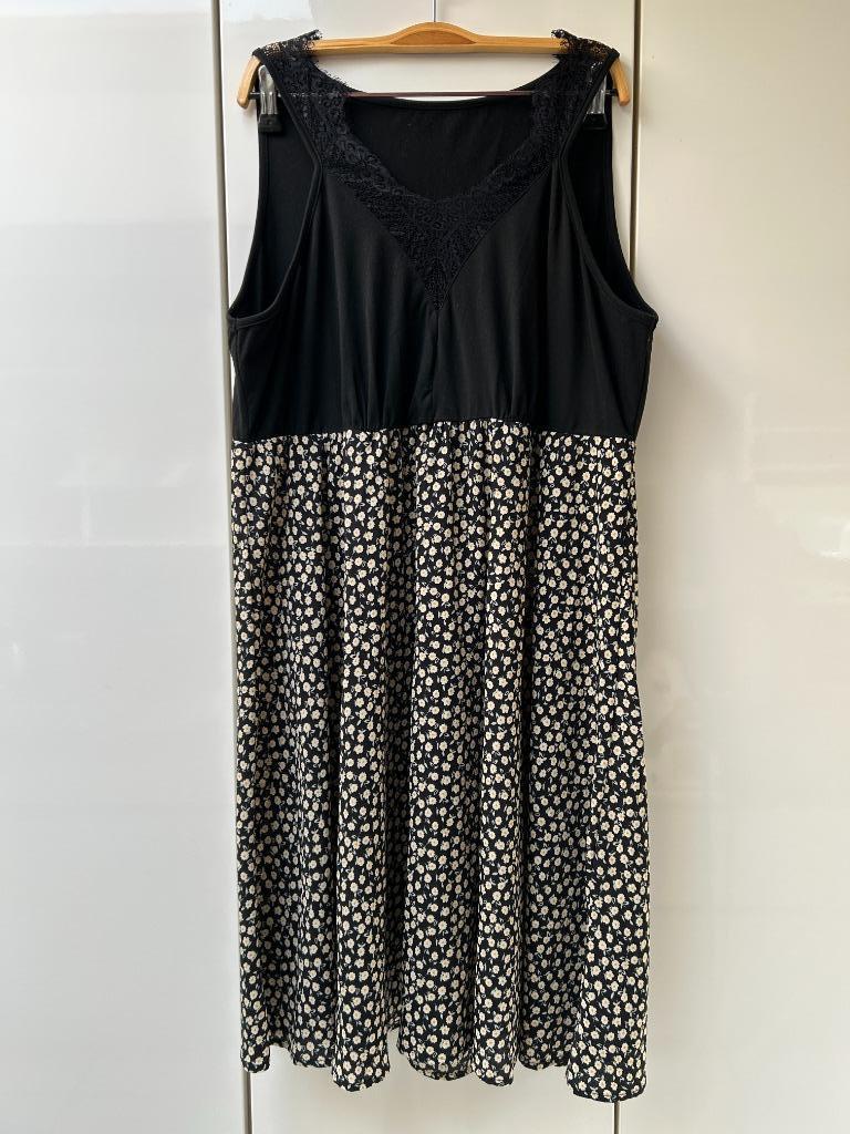 Robe noire à fleurs jaunes Shein Curve - Taille 2XL *, Taille 46/48 (XL) ou plus grande, Enlèvement ou Envoi, Comme neuf, SHEIN