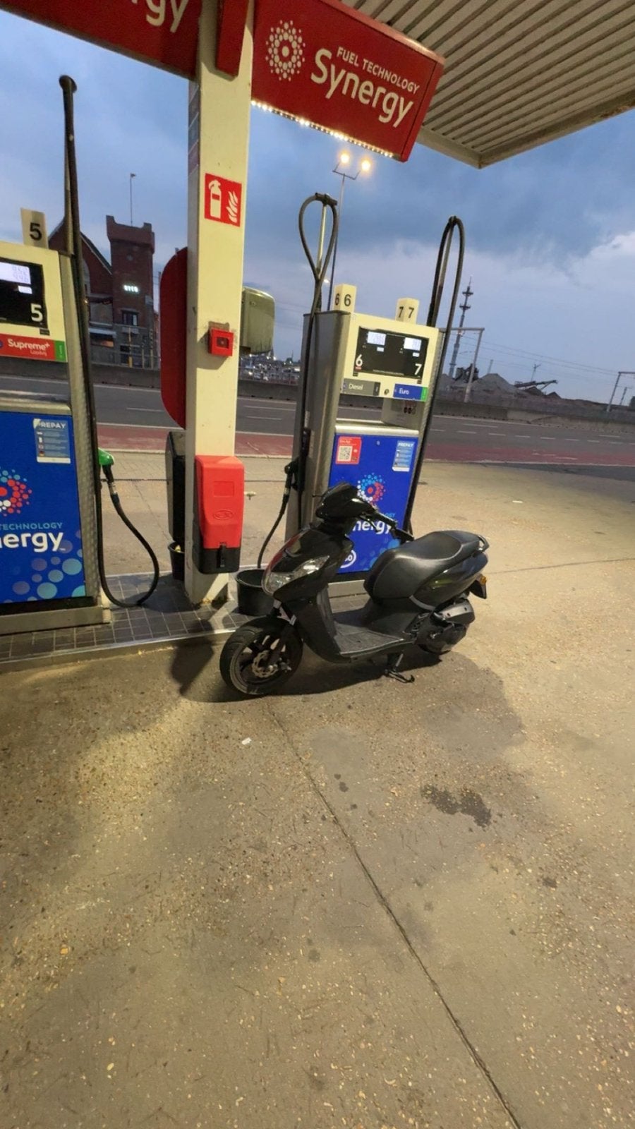 Peugeot kisbee a klasse, Fietsen en Brommers, Ophalen, Zo goed als nieuw