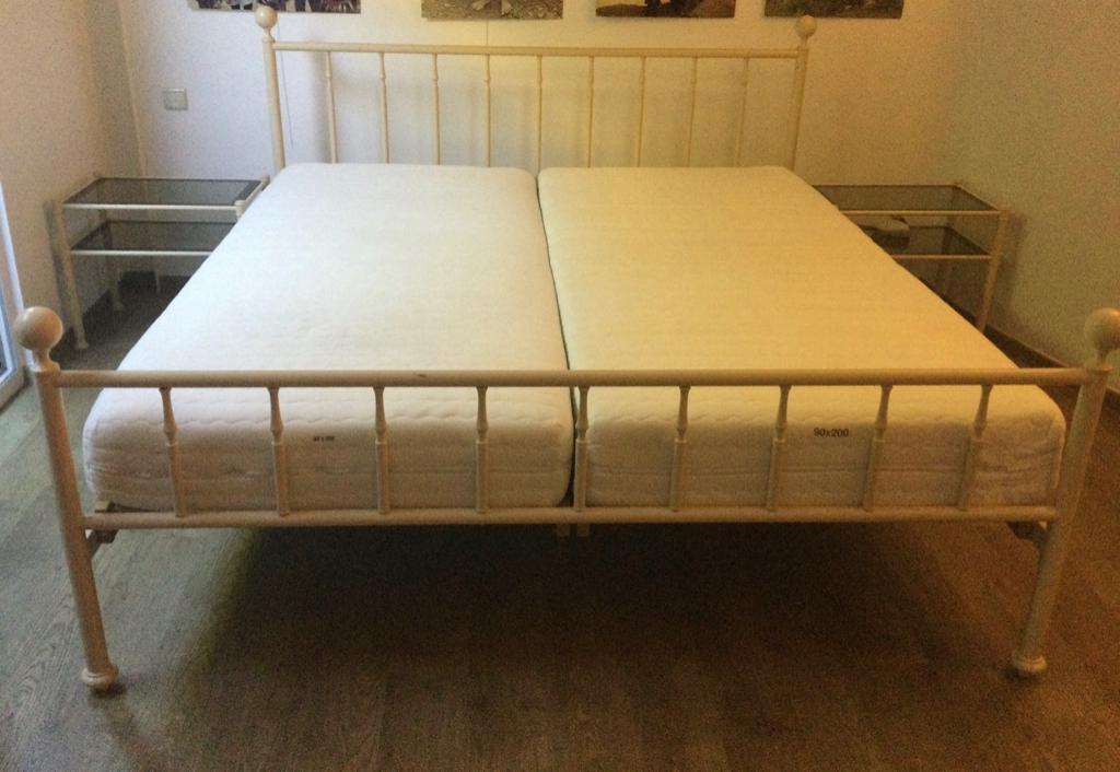 Tweepersoonsbed en latoflex x 2, Huis en Inrichting, Slaapkamer | Matrassen en Bedbodems, Ophalen, Gebruikt, Tweepersoons, 180 cm