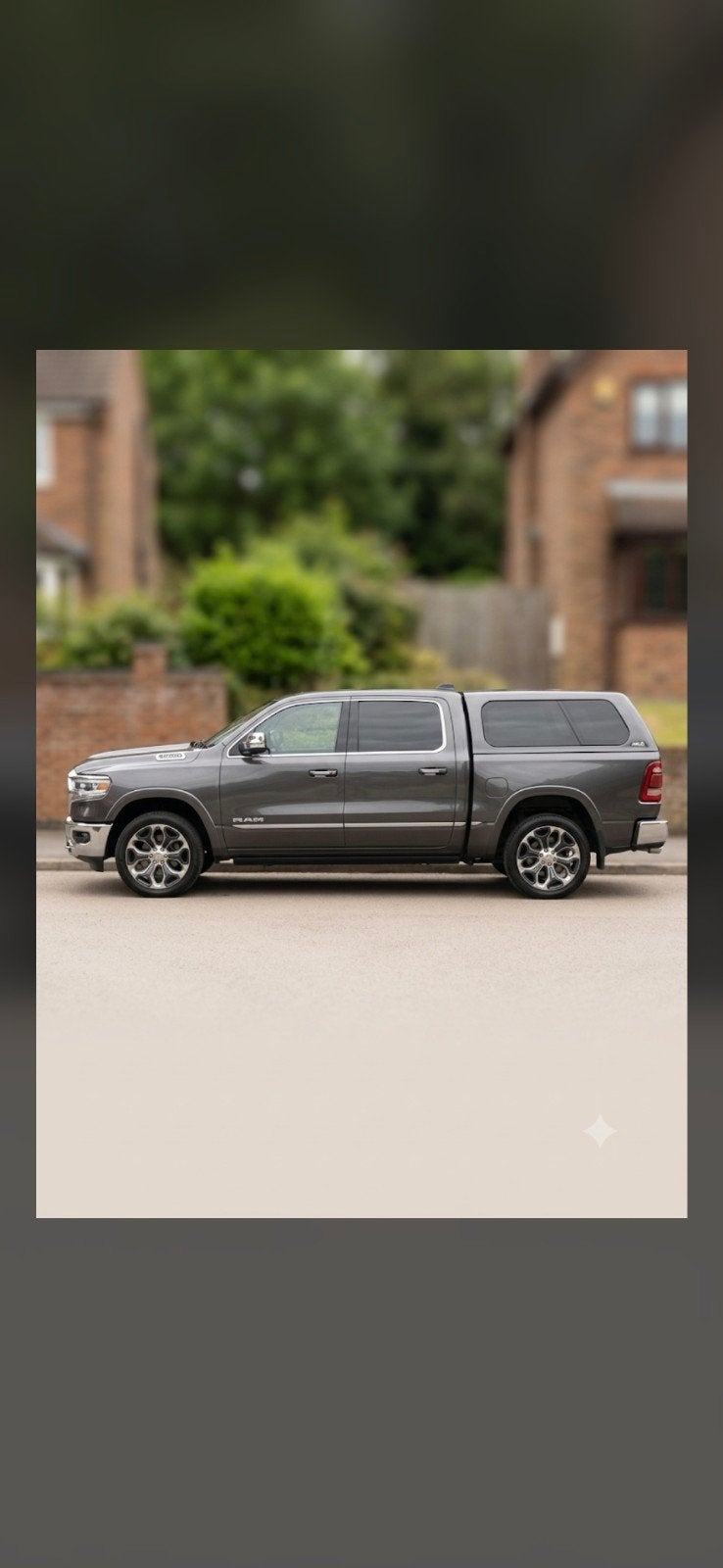 Ram 1500 Deluxe-editie 2019, Auto's, Automaat, Dealer onderhouden, 295 kW, Zwart