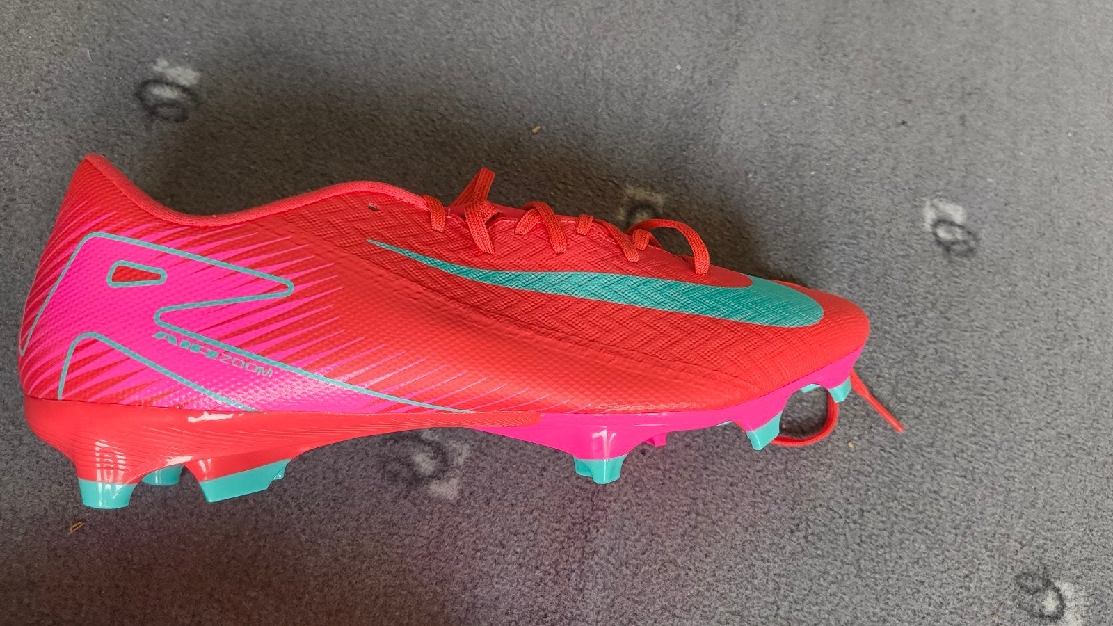 chaussure de foot, Sports & Fitness, Enlèvement ou Envoi, Neuf, Chaussures