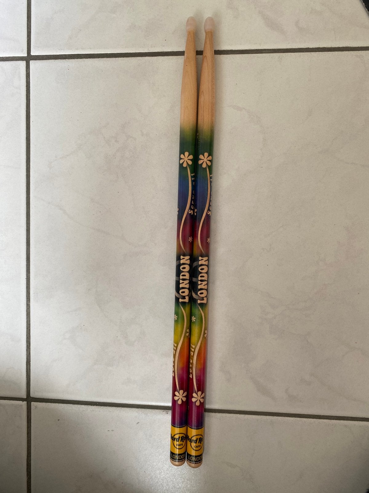 Drumstokken hardrock cafe, Ophalen, Zo goed als nieuw