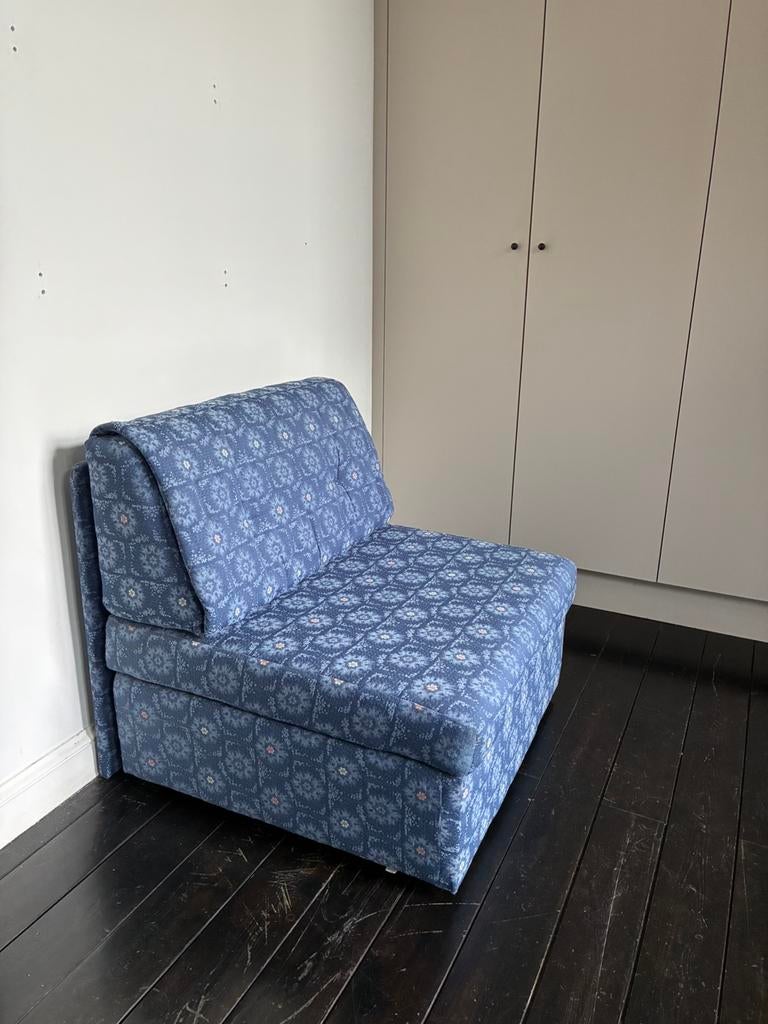 Slaapbank éénpersoons, Huis en Inrichting, Slaapkamer | Slaapbanken, Ophalen, Eenpersoons, Blauw, Zo goed als nieuw