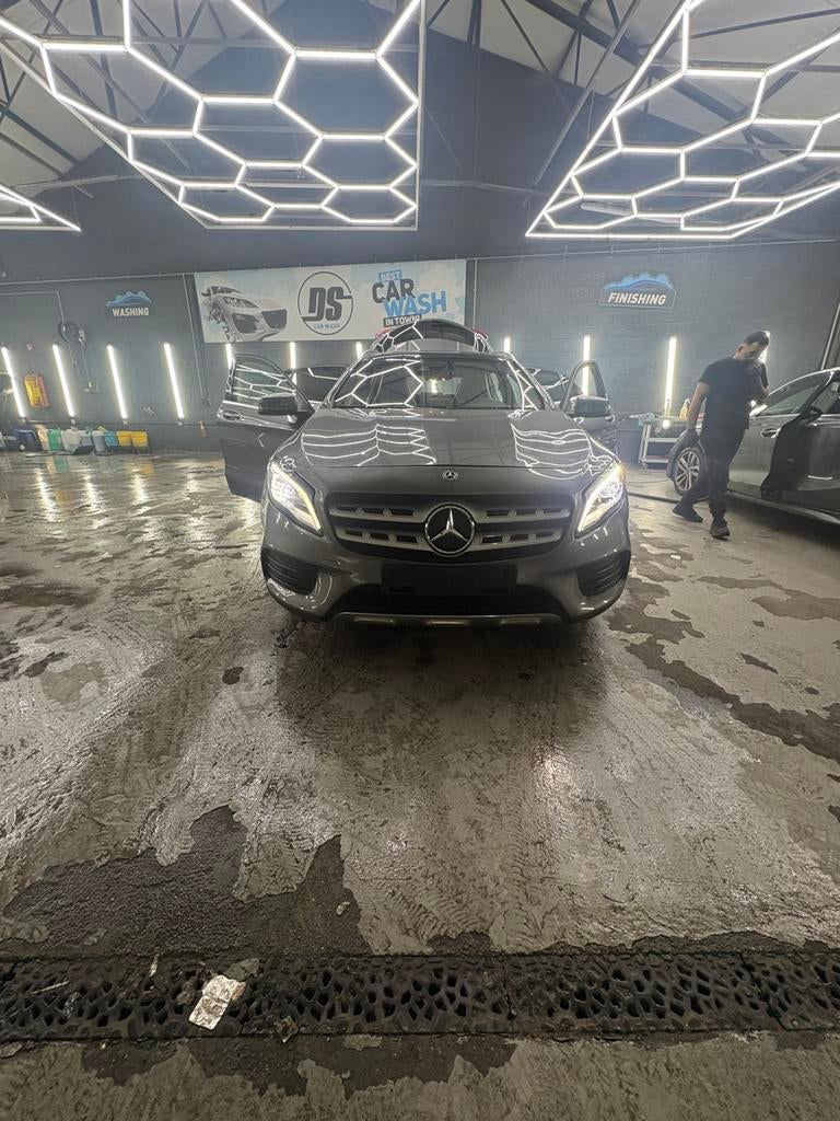 MERCEDES BENZ GLA200d AMG LINE, Immo