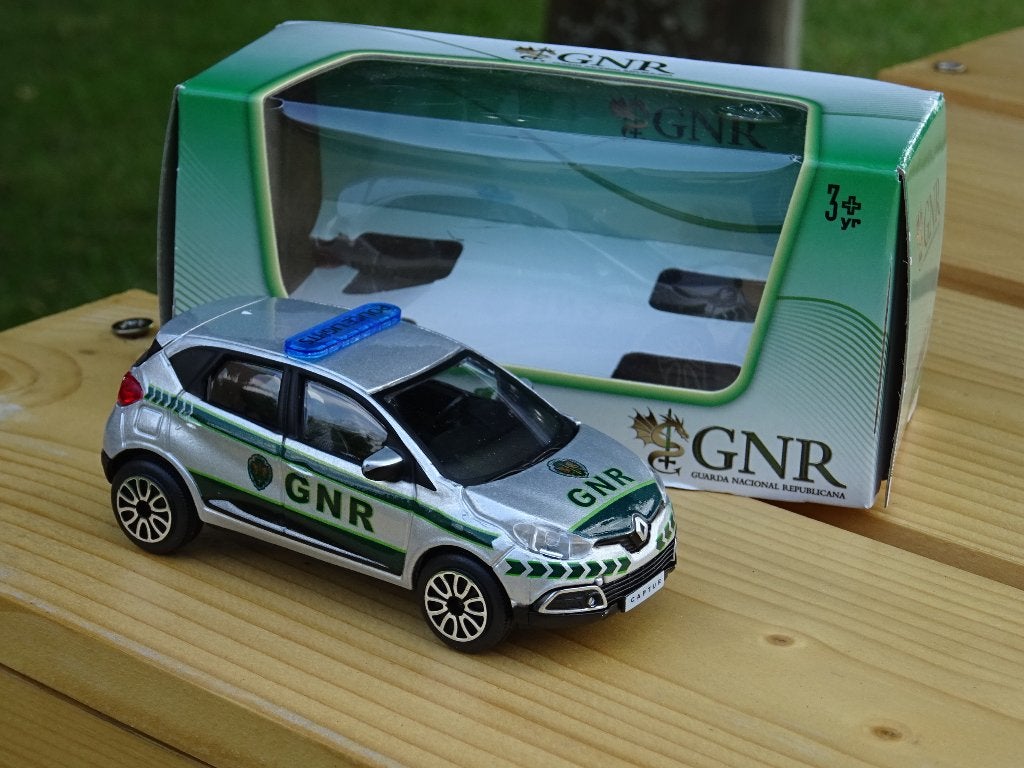2018 Renault Captur Guarda Nacional Republicana (GNR), Hobby en Vrije tijd, Modelauto's | 1:43, Ophalen of Verzenden, Nieuw, Auto