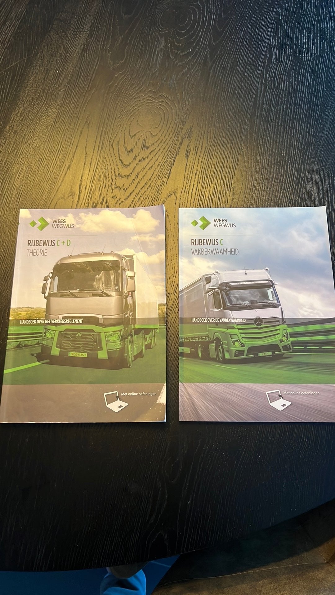 Rijbewijs C + D Theorie en rijbewijs C vakbekwaamheid, Boeken, Ophalen of Verzenden, Zo goed als nieuw
