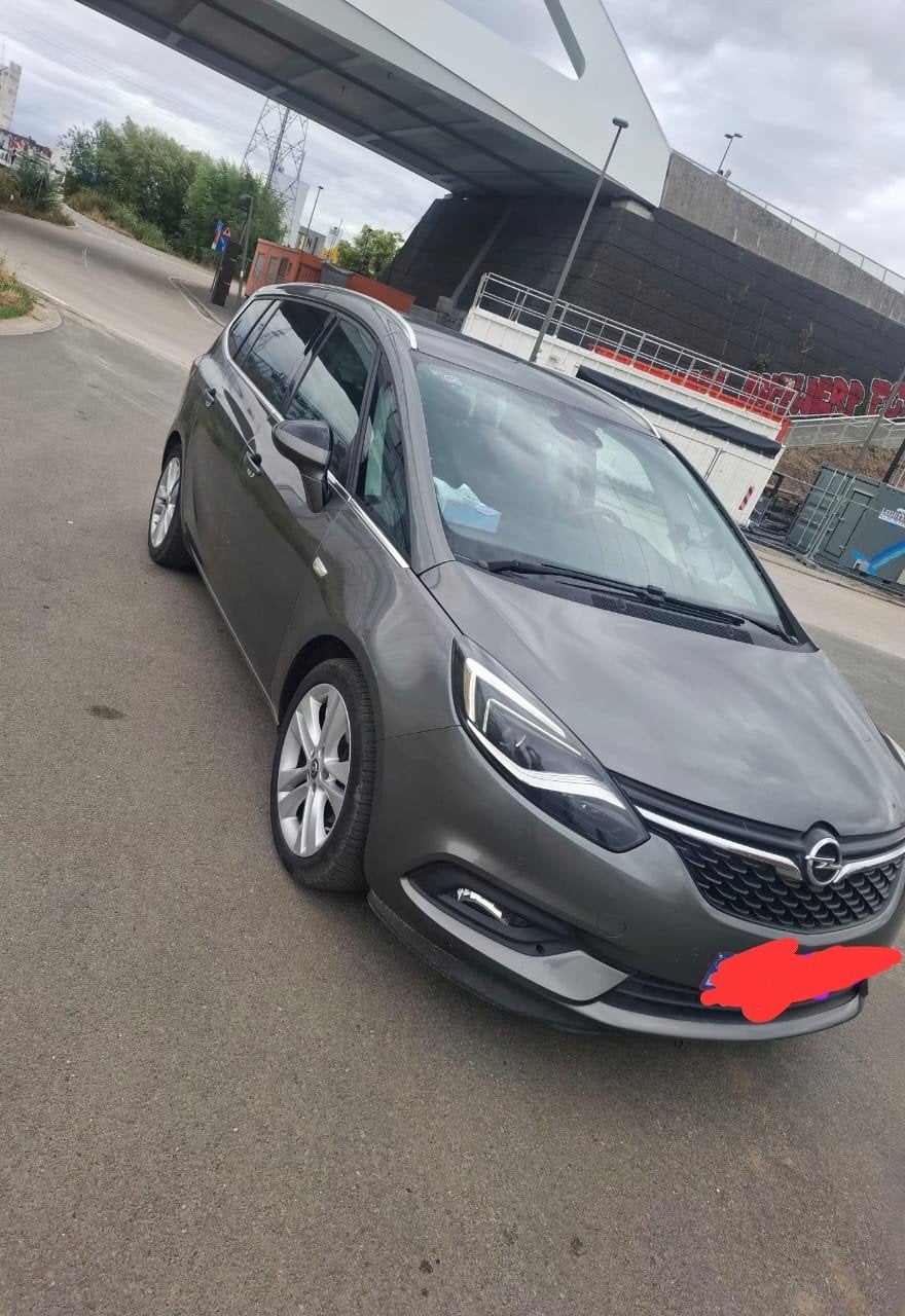 Opel zafira tourer 1.4 benzine, Auto's, Navigatiesysteem, Euro 6, Particulier, Te koop
