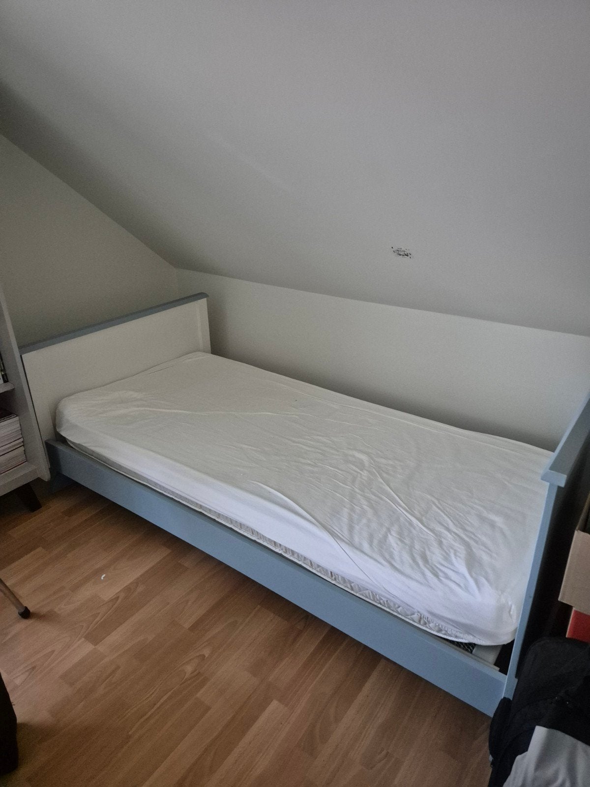 GRATIS 1 persoonsbed inclusief matras, Huis en Inrichting, Slaapkamer | Bedden, Ophalen, Eenpersoons, Blauw, Overige maten