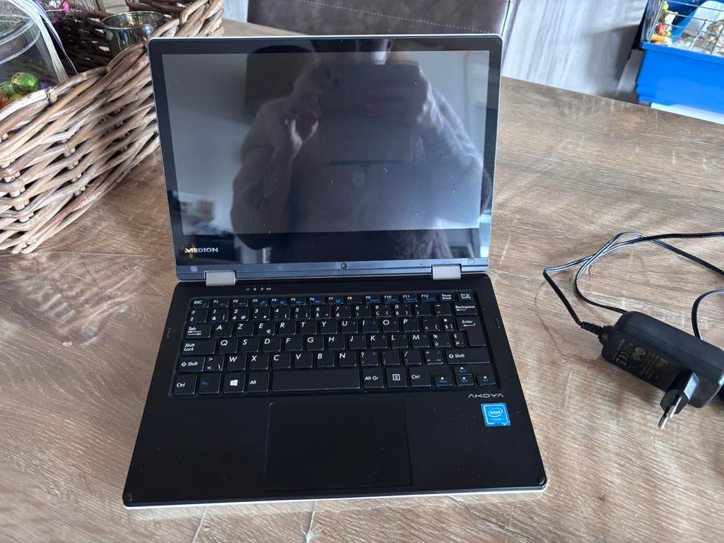 Laptop/tablet medion, Ophalen
