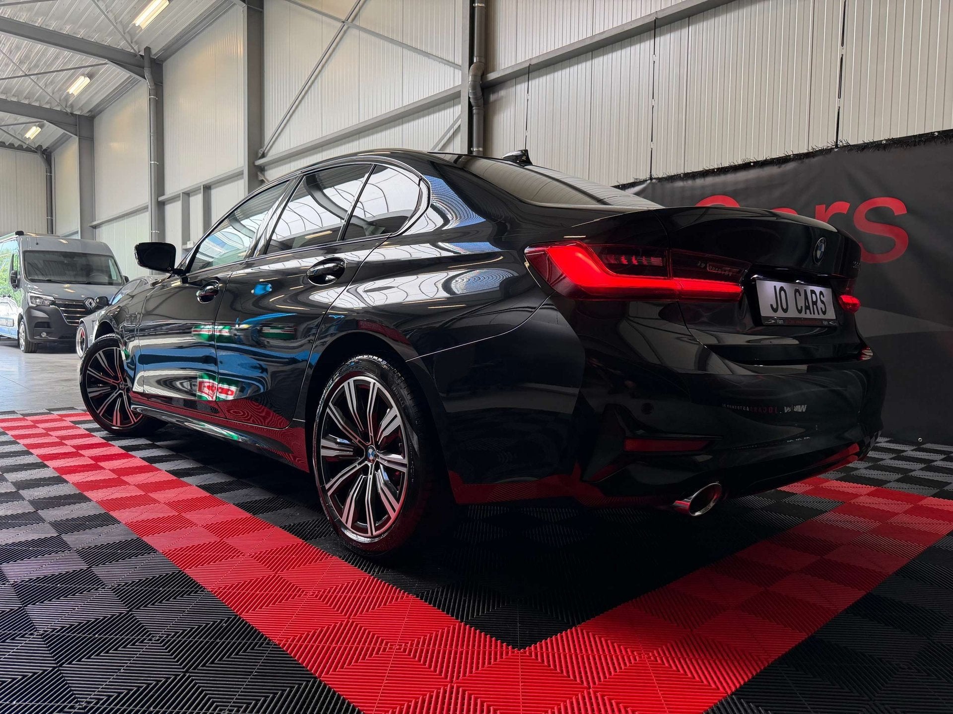 BMW 330 /Led/Ambi/Virtual/Zv/Cc/Pdc/Leder/Carplay/18"inc/, Auto's, Automaat, Gebruikt, 4 cilinders, Lichtsensor