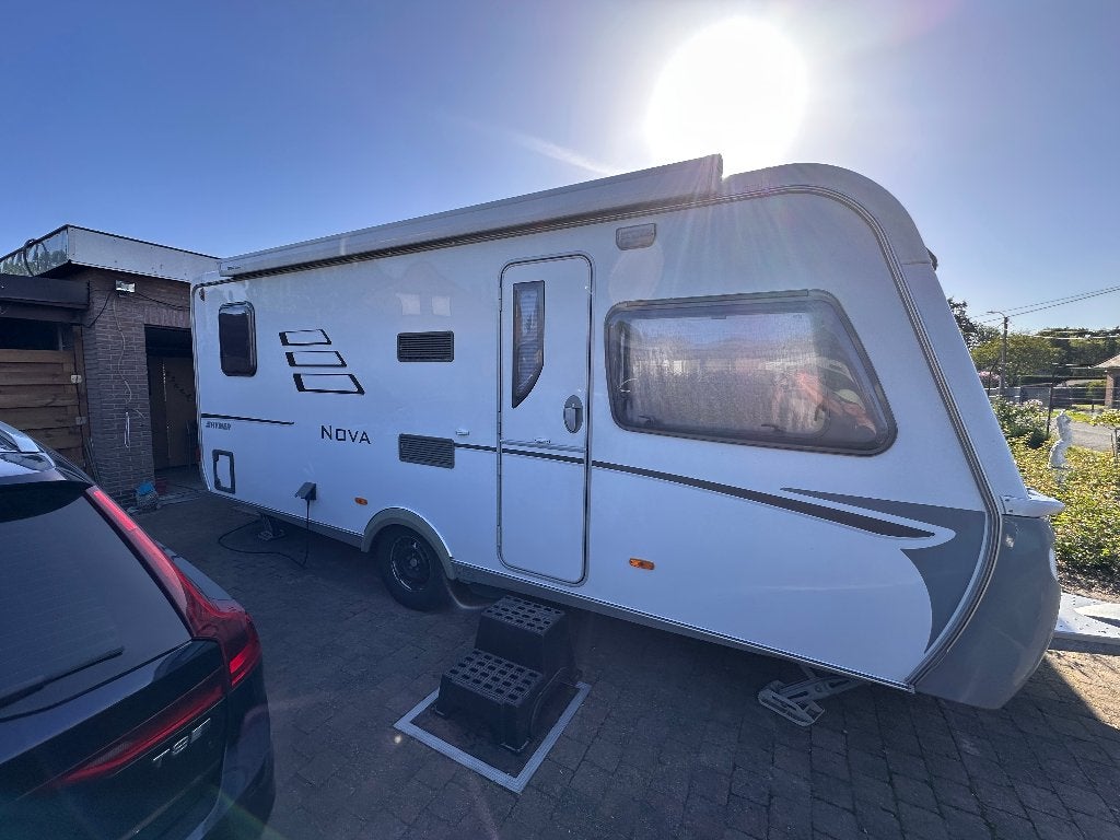 caravan Hymer Eriba HN545 -met airco en mover (4-5 personen), Schokbreker, Rondzit, Particulier, Vast bed