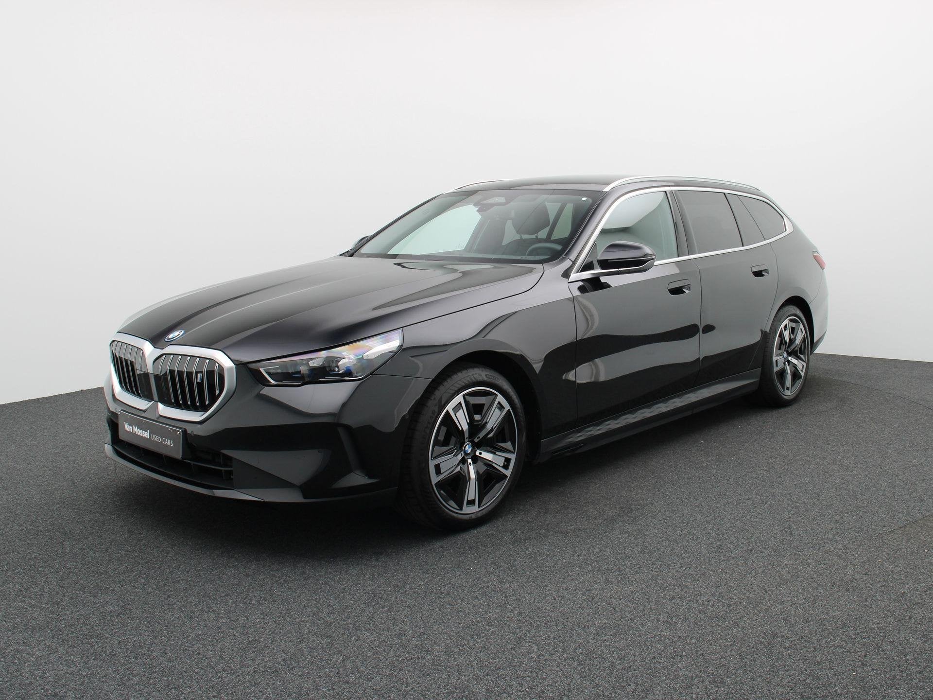 BMW i5 Touring eDrive40 250kW SoH 95,77% | leder | verw.zete, Auto's, BMW, Automaat, Dealer onderhouden, Gebruikt, Zwart