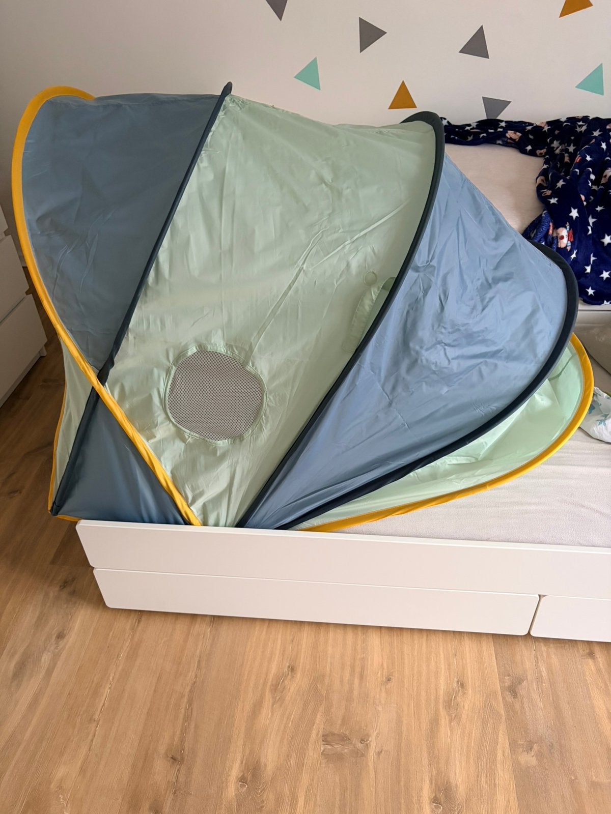 Tente de lit theme espace, Enfants & Bébés, Chambre d'enfant | Lits, Enlèvement, Comme neuf