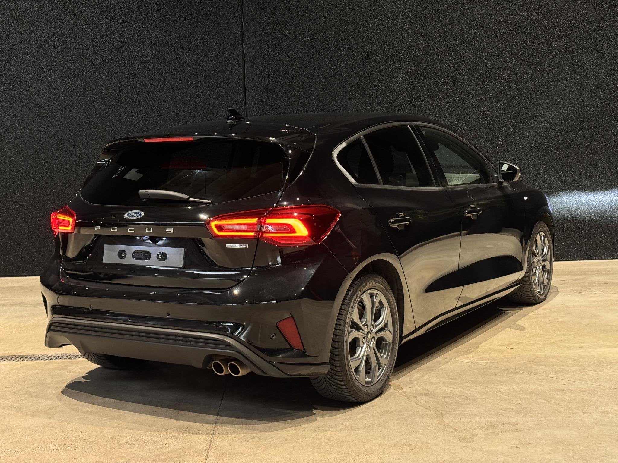 Ford Focus ST Line - Automaat - Winterpack, Stof, Gebruikt, Euro 6, Zwart