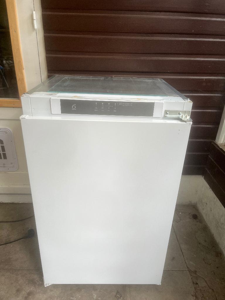 Vriezer, Elektronische apparatuur, Vriezers en Diepvrieskisten, Gebruikt, Minder dan 85 cm, Minder dan 60 cm, Inbouw