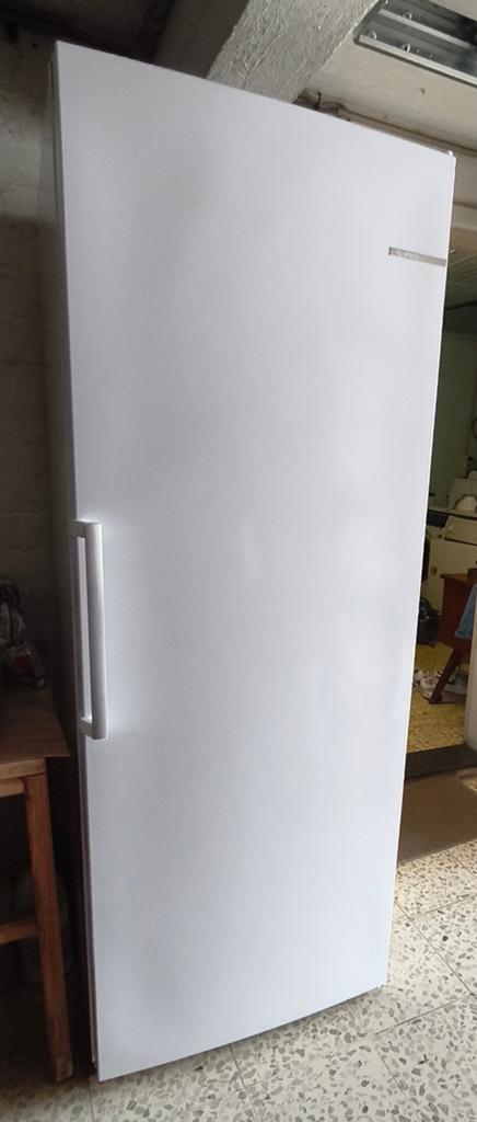 Te koop: Bosch Diepvries GSN58AWEV NoFrost – Zeer Ruim & Ene, Elektronische apparatuur, Ophalen