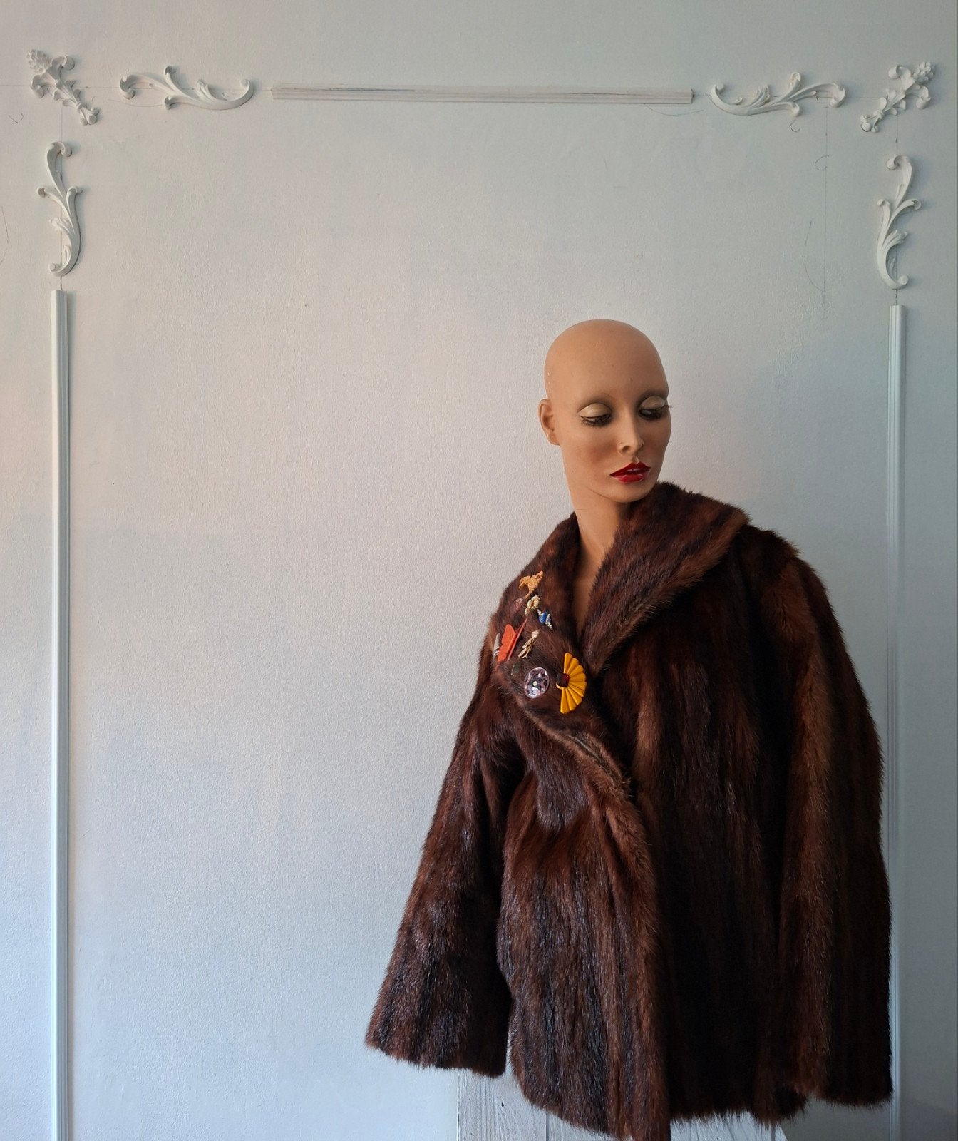 Vintage bontjasje met oude broches, Antiek en Kunst, Ophalen