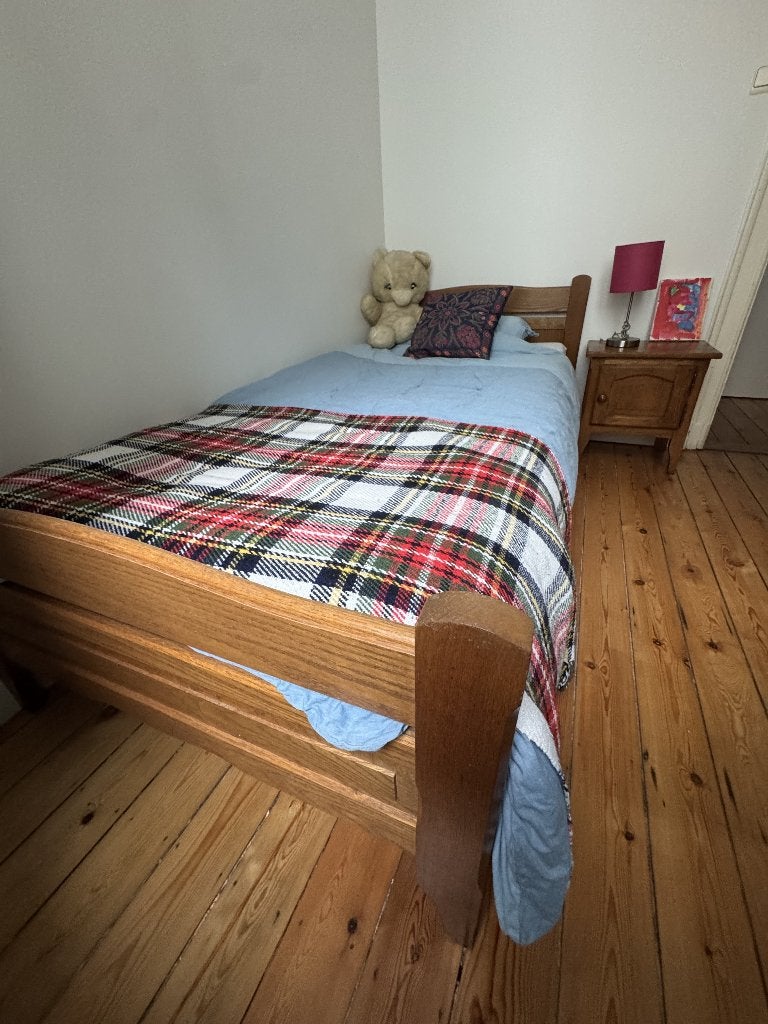 1 persoons bed en nachtkastje, Huis en Inrichting, Slaapkamer | Bedden, Ophalen, Gebruikt, Eenpersoons, Bruin