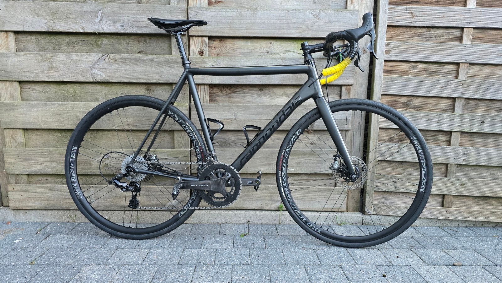Cannondale caad 10 black Inc disc, Vélos & Vélomoteurs, Autres marques, 10 à 15 vitesses, Comme neuf, Enlèvement